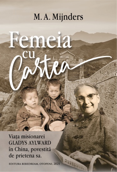 femeia cu cartea